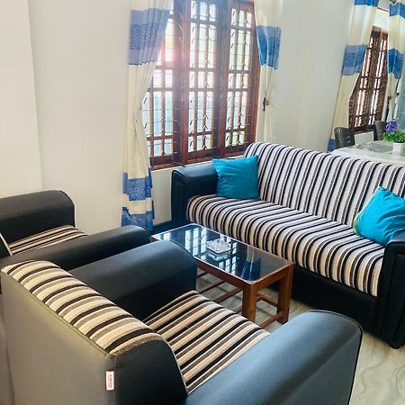 מלון נלת'אניה Lavendra Guset House מראה חיצוני תמונה