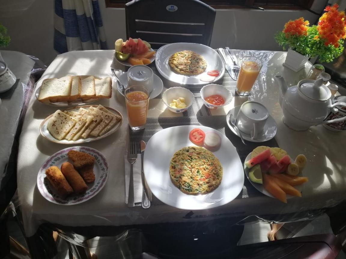 מלון נלת'אניה Lavendra Guset House מראה חיצוני תמונה