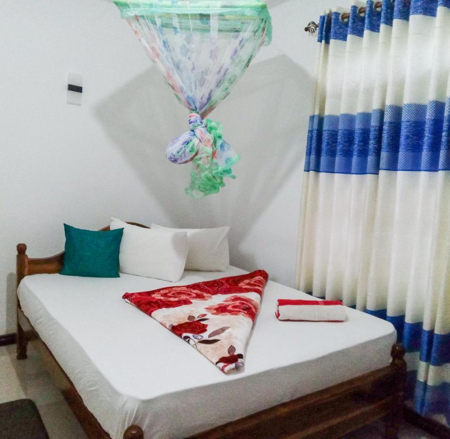 מלון נלת'אניה Lavendra Guset House מראה חיצוני תמונה