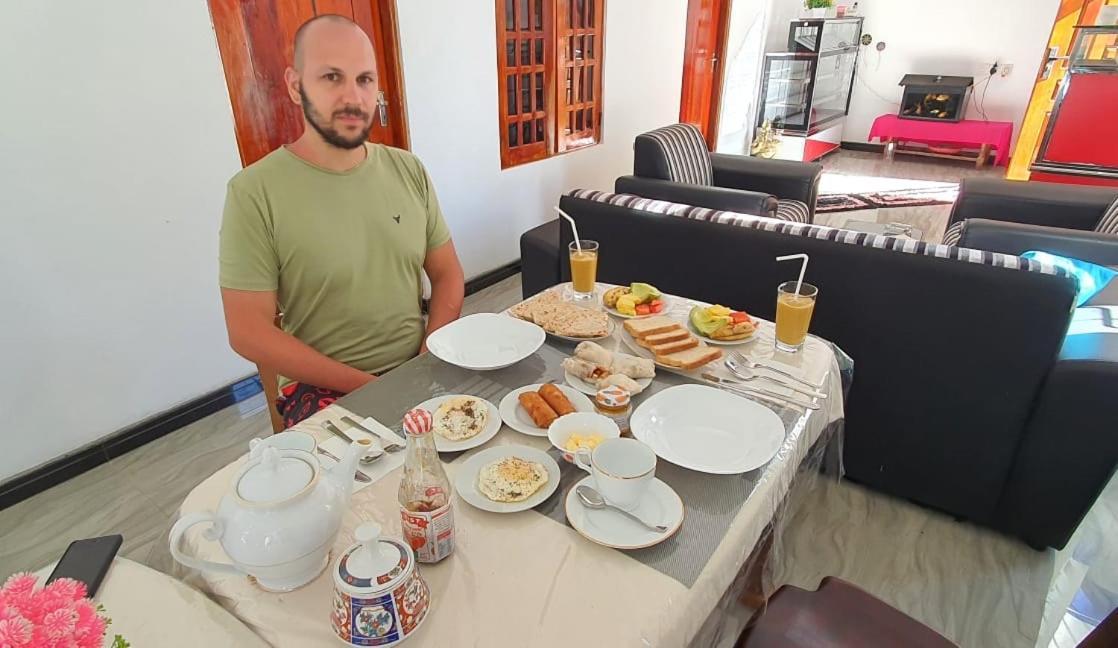 מלון נלת'אניה Lavendra Guset House מראה חיצוני תמונה