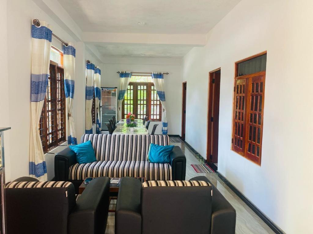 מלון נלת'אניה Lavendra Guset House מראה חיצוני תמונה