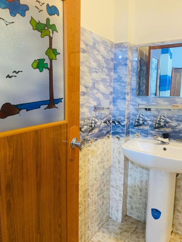 מלון נלת'אניה Lavendra Guset House מראה חיצוני תמונה