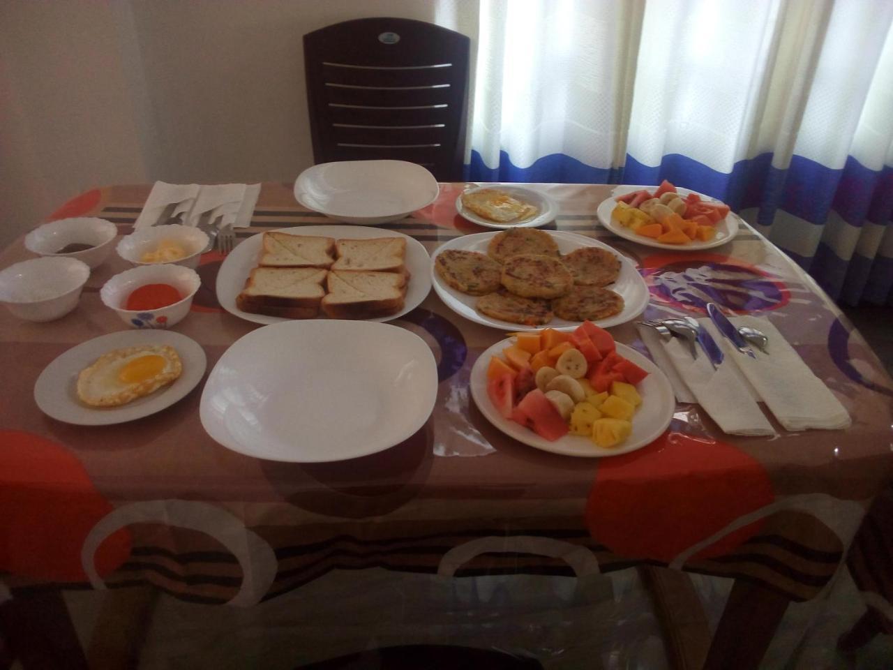 מלון נלת'אניה Lavendra Guset House מראה חיצוני תמונה